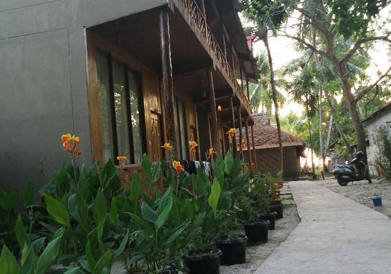 酒店 White Coral Beach Resort