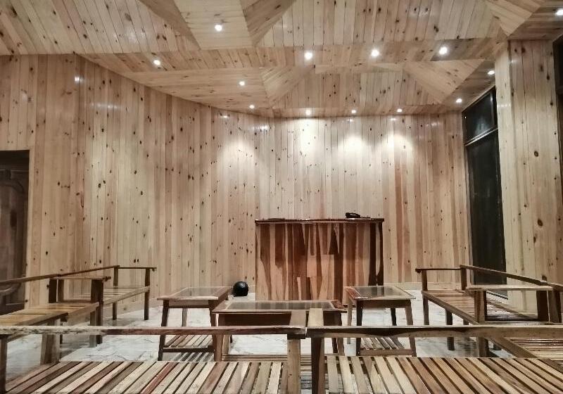 酒店 White Coral Beach Resort