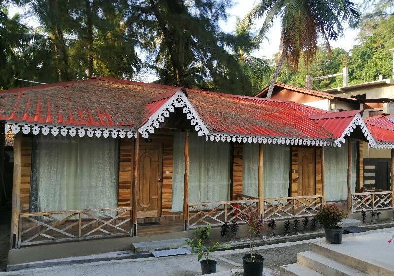 酒店 White Coral Beach Resort