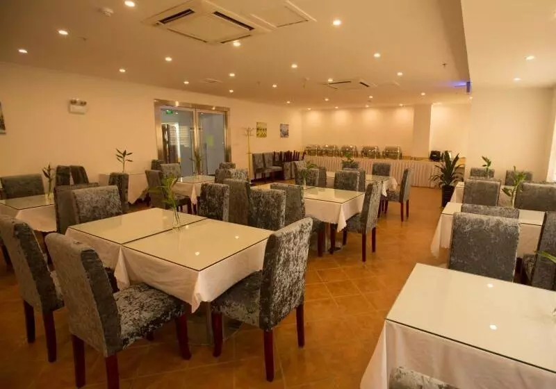 Hotelli Greentree Inn Chizhou Changjiang Middle Road Shangzhidu Commerce Square Express