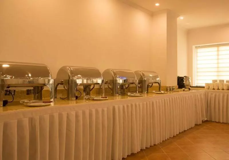 Hotelli Greentree Inn Chizhou Changjiang Middle Road Shangzhidu Commerce Square Express