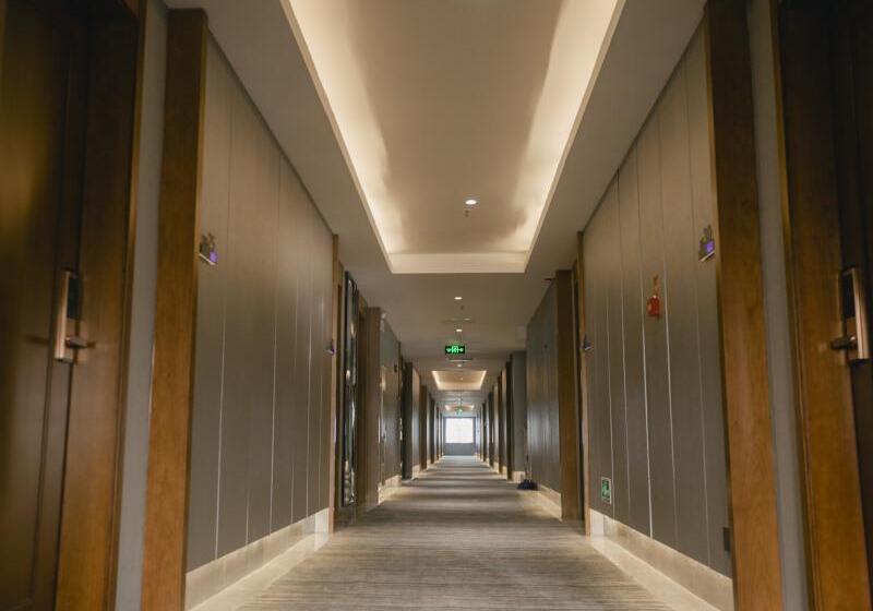 Hotel Greentree Inn Jiuquan Century Plaza