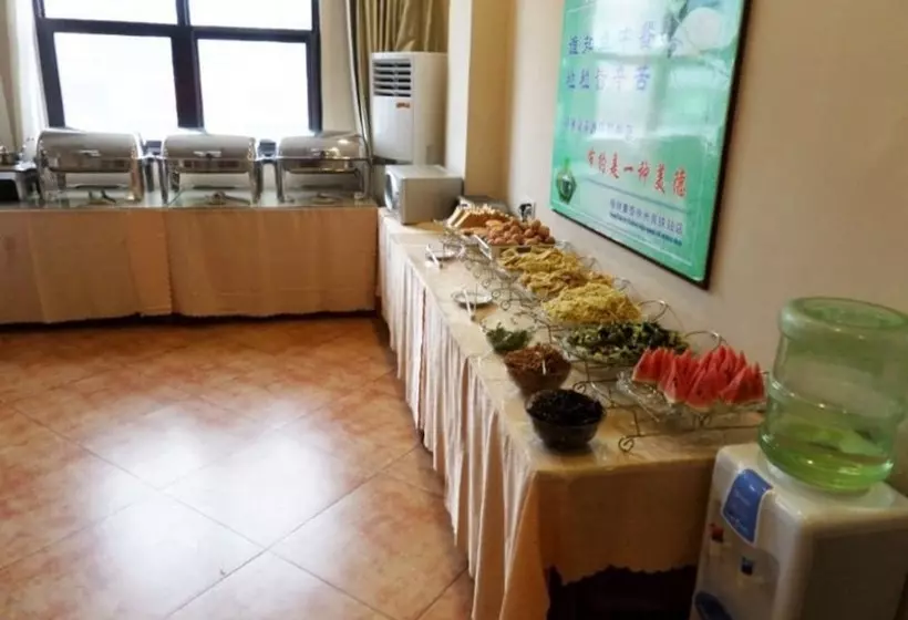 Hotelli Greentree Inn Xuzhou High Speed Railway Station Express