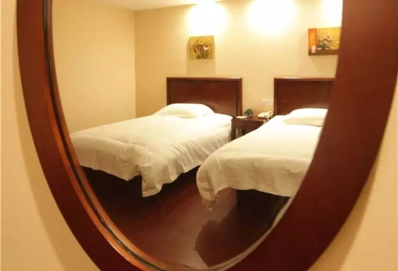 ホテル Greentree Inn Yangzhou West Kaifa Road Baolong Square Express