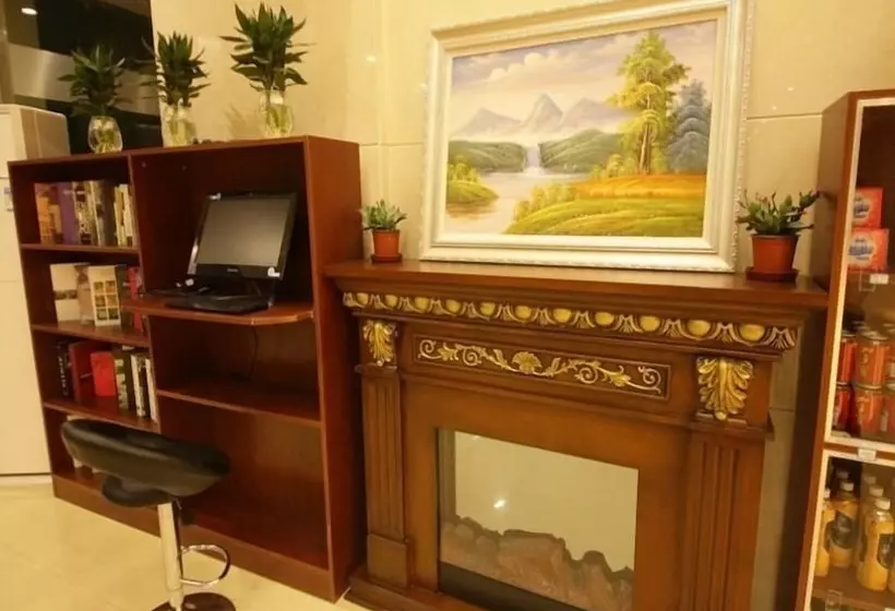 ホテル Greentree Inn Yangzhou West Kaifa Road Baolong Square Express