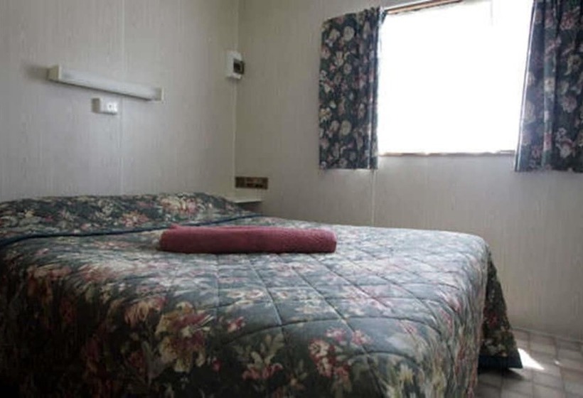 فندق Big4 Waters Edge Holiday Park