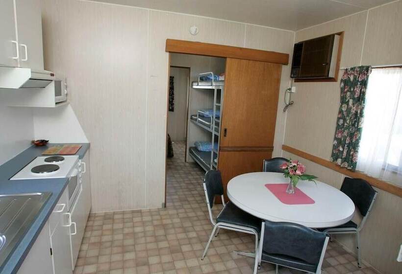 فندق Big4 Waters Edge Holiday Park