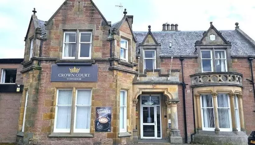 Crown Court Hotel & Bar