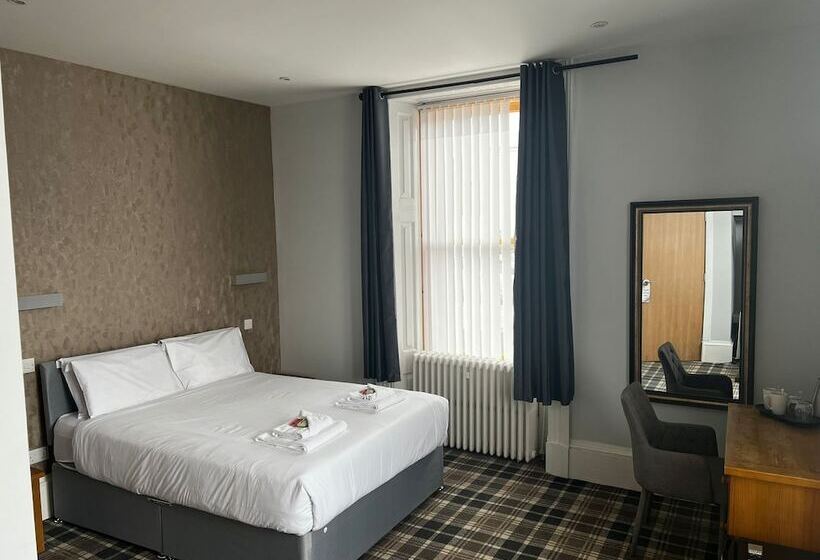 Crown Court Hotel & Bar