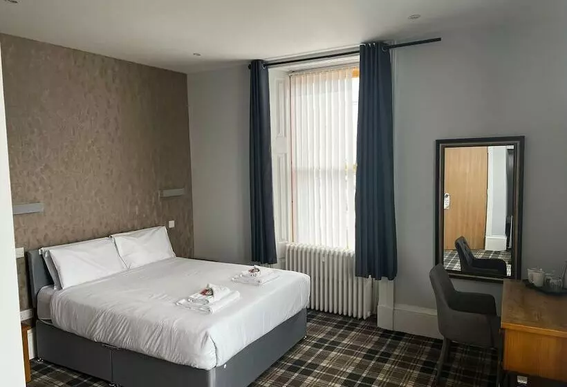 Crown Court Hotel & Bar