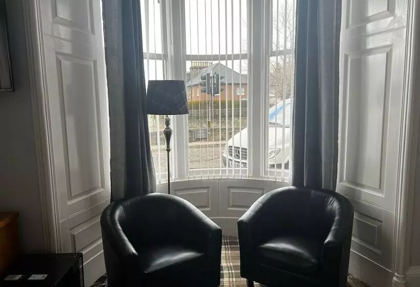 Crown Court Hotel & Bar