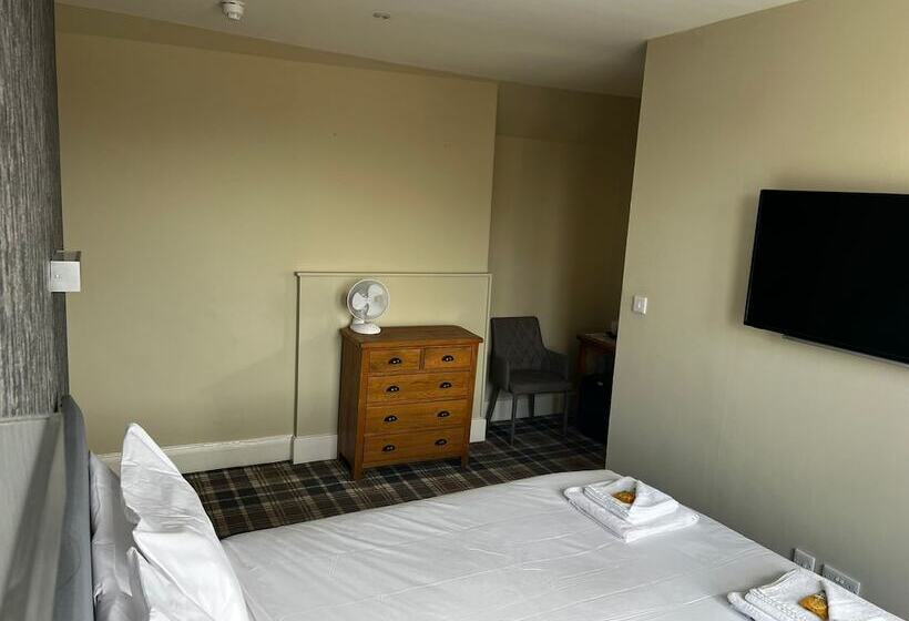 Crown Court Hotel & Bar