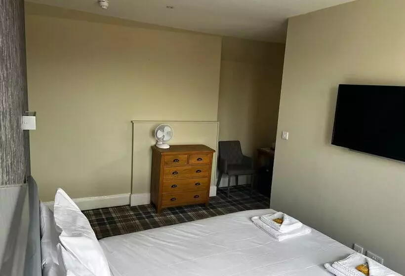Crown Court Hotel & Bar
