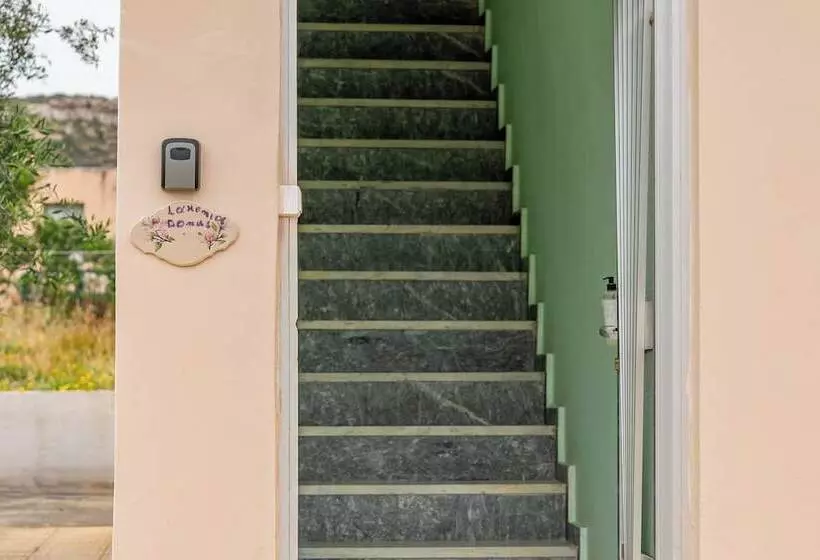 ホテル Laconia Domus   Plytra