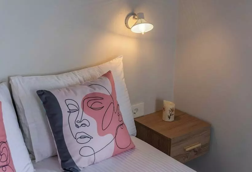 ホテル Laconia Domus   Plytra