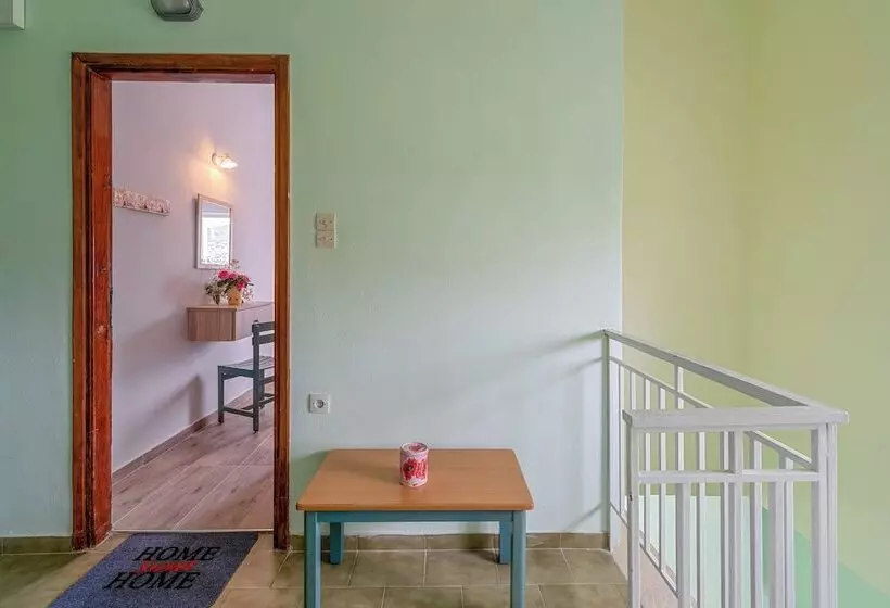 ホテル Laconia Domus   Plytra