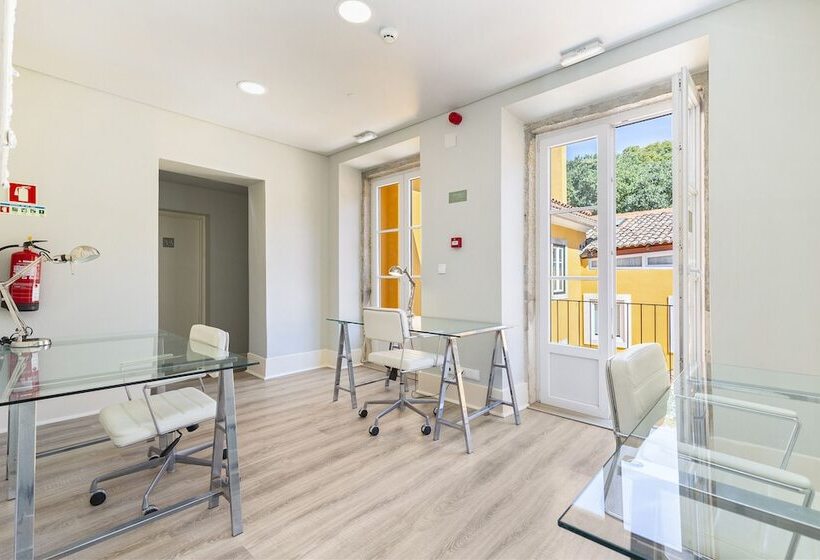 هتل Metropolitan Lisbon Janelas Verdes