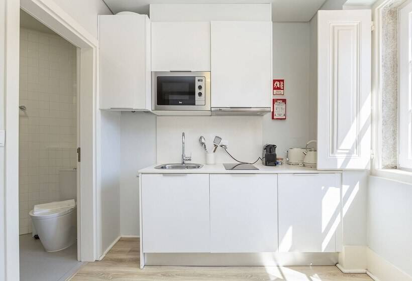 هتل Metropolitan Lisbon Janelas Verdes