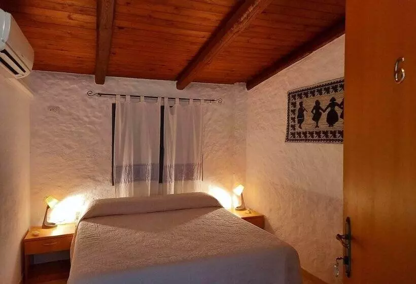 Maaseutuhotelli Agriturismo E Camere Su Cuile Countryside Comfort Rooms