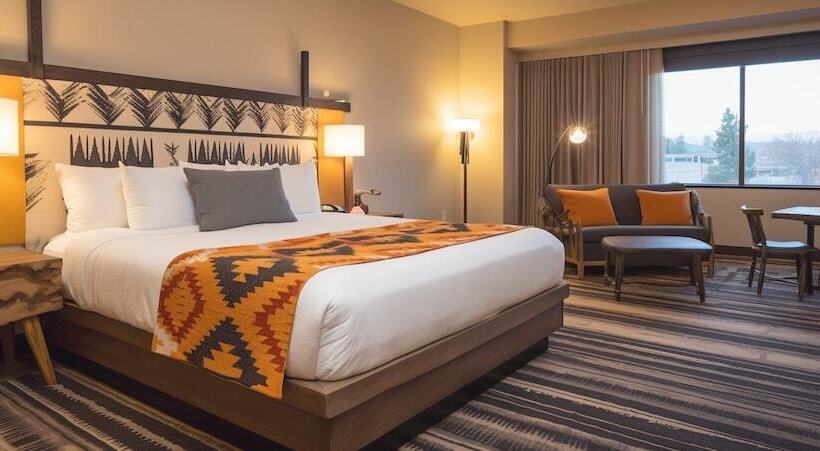 فندق Taawaki Inn