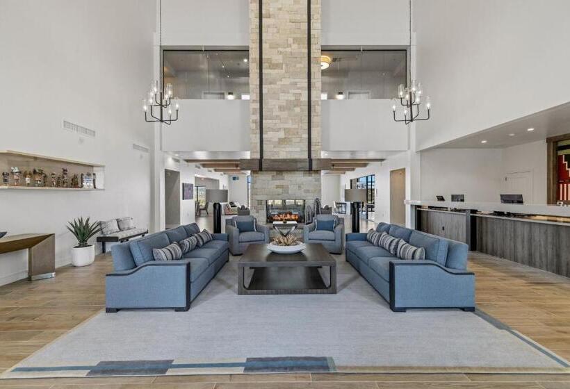 فندق Taawaki Inn