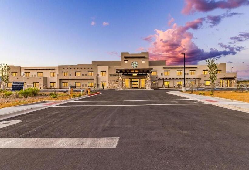 فندق Taawaki Inn