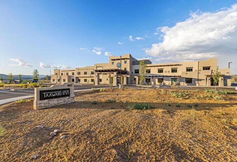 فندق Taawaki Inn