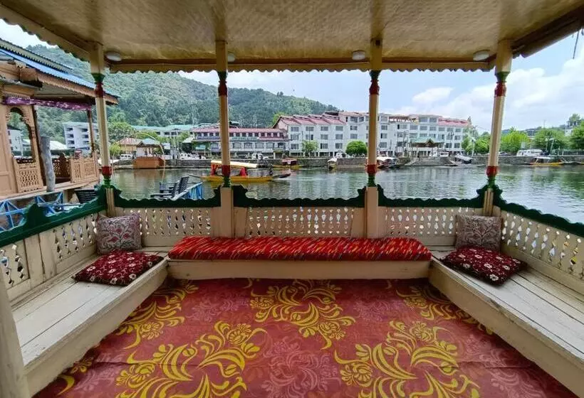 ホテル The Dreamer Destination Houseboat
