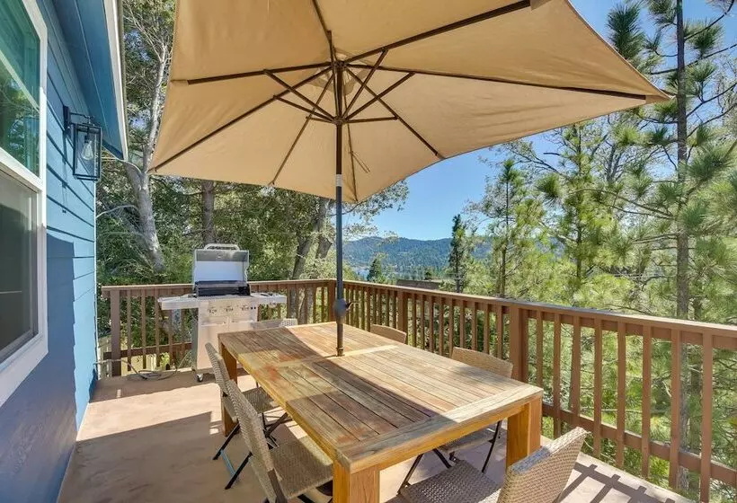 Newly Built Lakeview Home With Family Game Room!