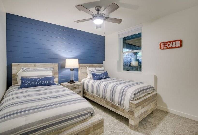 Newly Built Lakeview Home With Family Game Room!