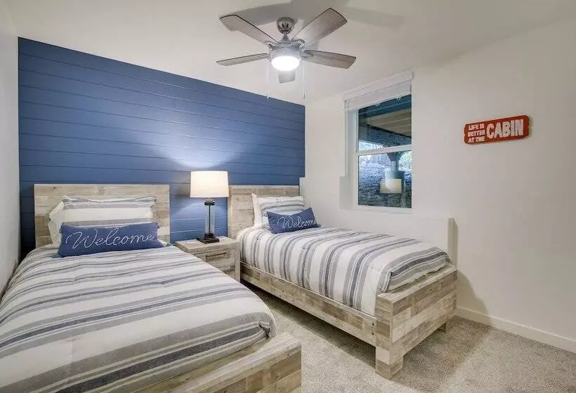 Newly Built Lakeview Home With Family Game Room!