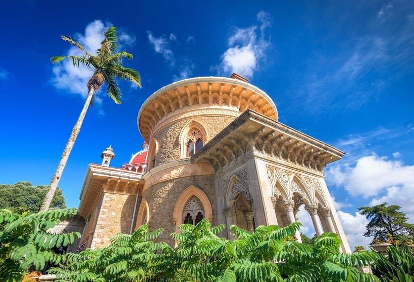 پانسیون Luxa Charm House