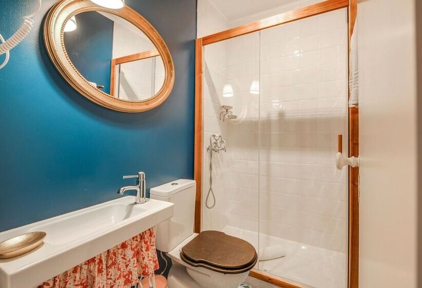 پانسیون Luxa Charm House