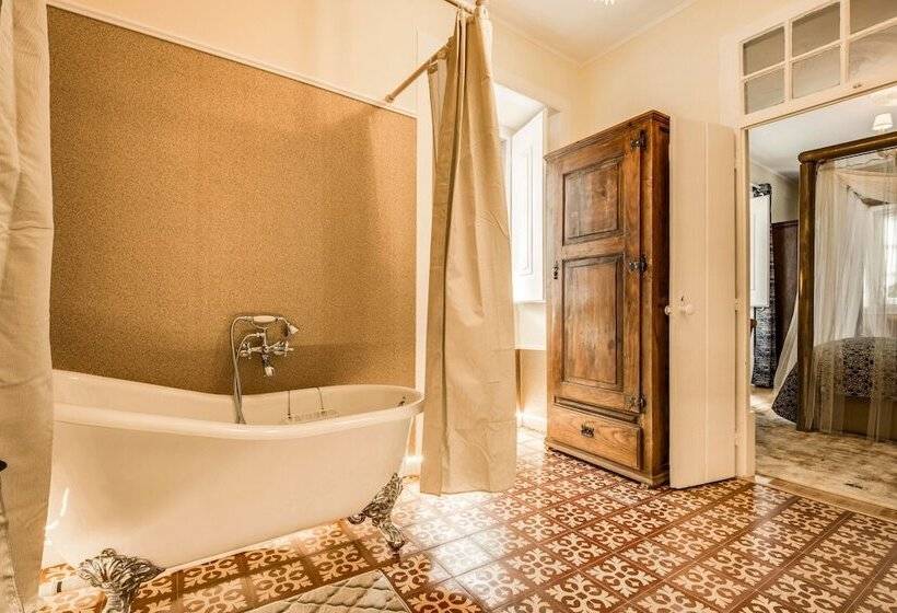 پانسیون Luxa Charm House