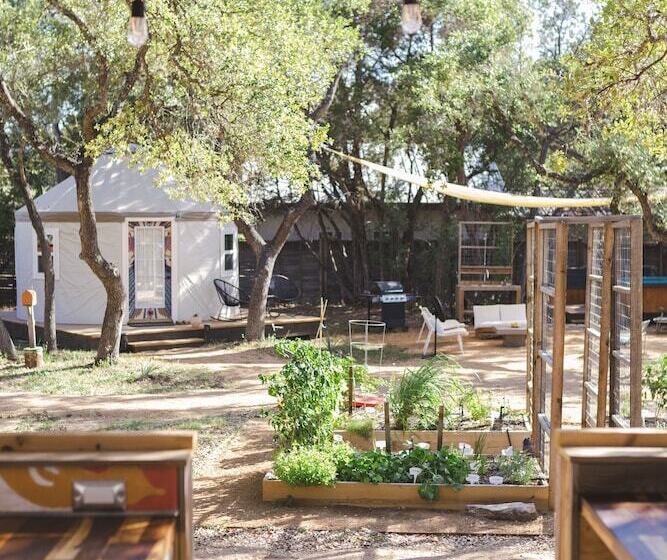リゾートホテル The Macaw Yurt At Camposanto Atx Glamping On Lake Travis