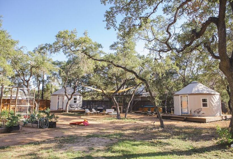 リゾートホテル The Macaw Yurt At Camposanto Atx Glamping On Lake Travis