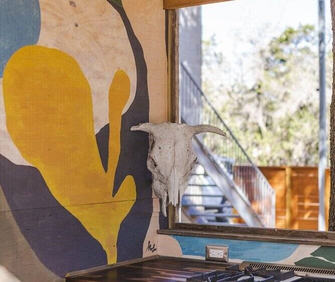 リゾートホテル The Macaw Yurt At Camposanto Atx Glamping On Lake Travis