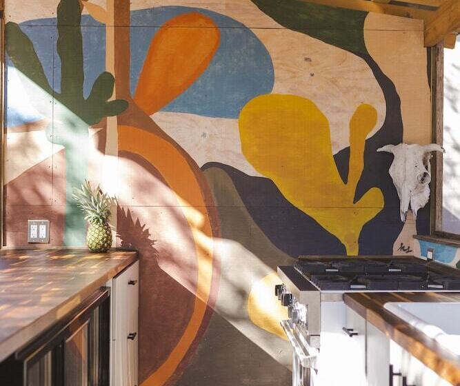 リゾートホテル The Macaw Yurt At Camposanto Atx Glamping On Lake Travis