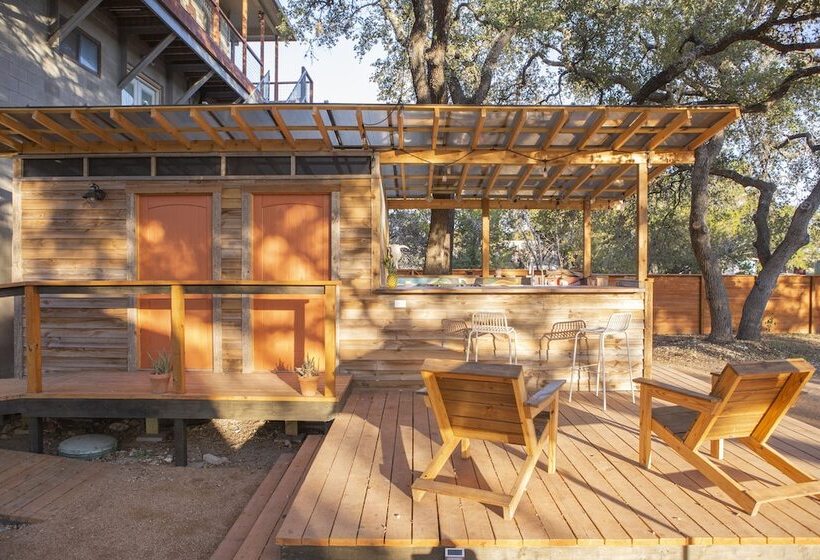 リゾートホテル The Macaw Yurt At Camposanto Atx Glamping On Lake Travis