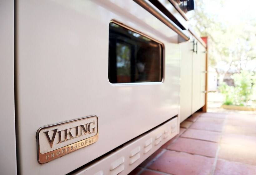 リゾートホテル The Macaw Yurt At Camposanto Atx Glamping On Lake Travis