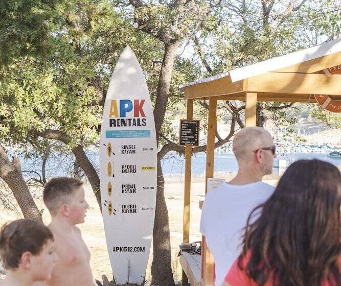 リゾートホテル The Macaw Yurt At Camposanto Atx Glamping On Lake Travis