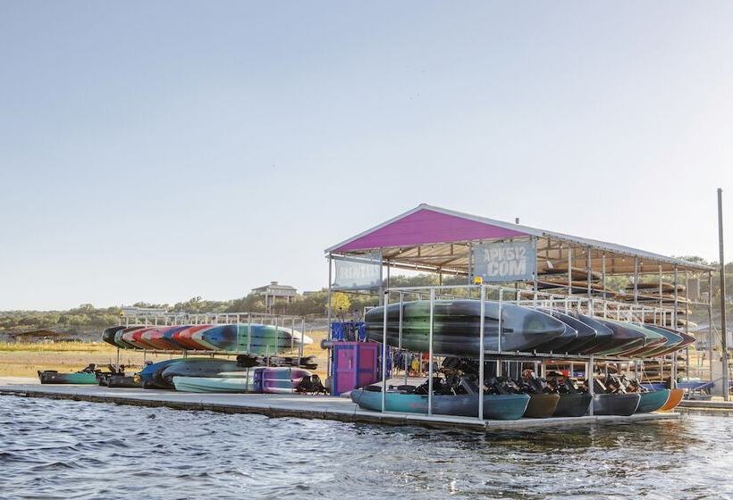 リゾートホテル The Macaw Yurt At Camposanto Atx Glamping On Lake Travis