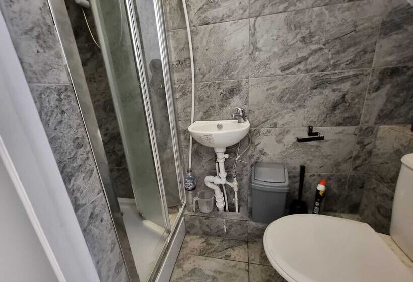 旅馆 Easy Rooms, London Luton Airport  24 Hour Check In