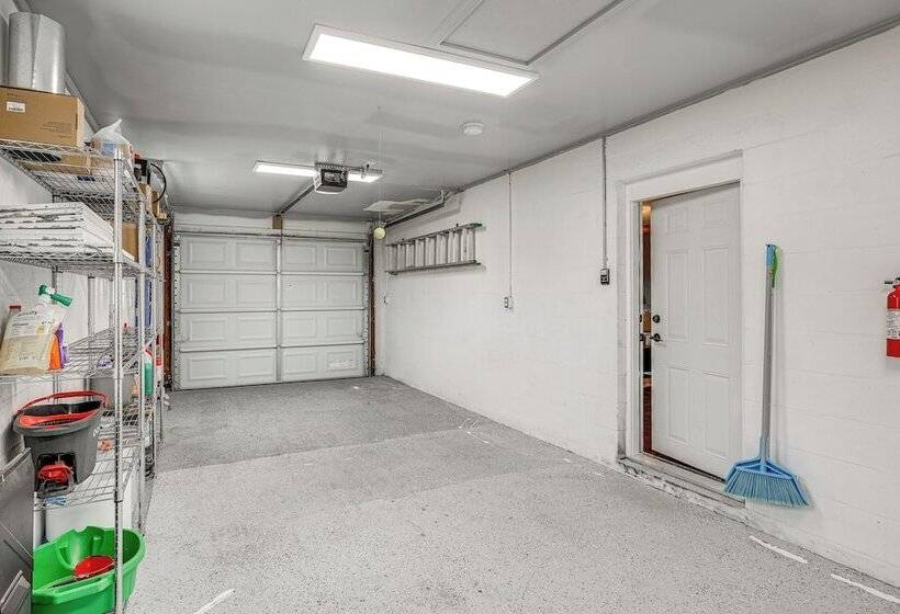 Avon Park Home W/ Private Hot Tub & Sunroom!