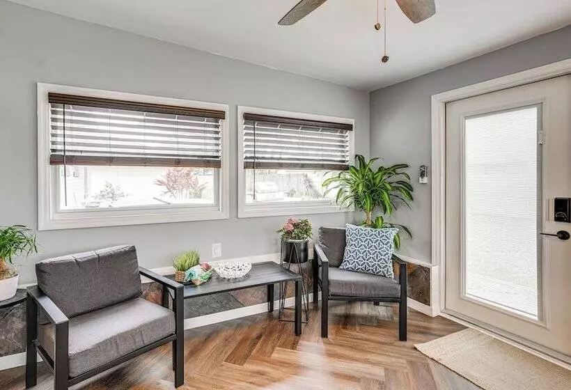 Avon Park Home W/ Private Hot Tub & Sunroom!
