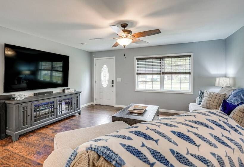 Avon Park Home W/ Private Hot Tub & Sunroom!