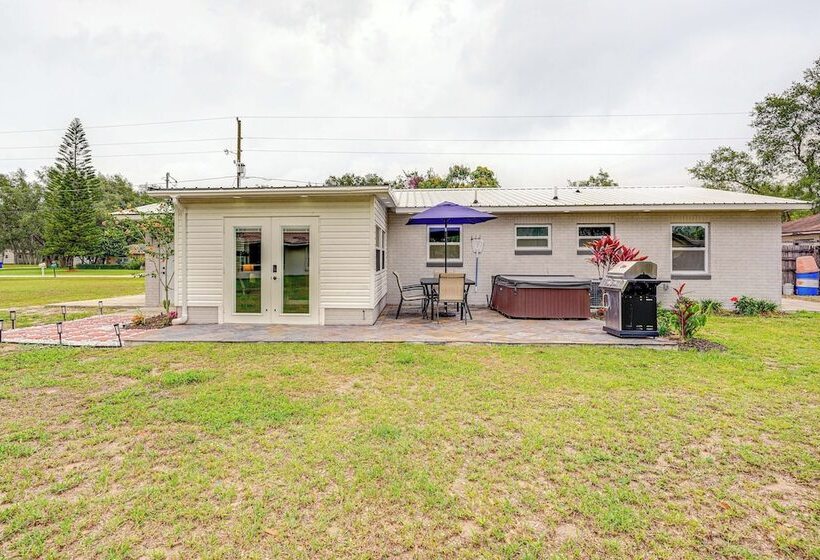 Avon Park Home W/ Private Hot Tub & Sunroom!