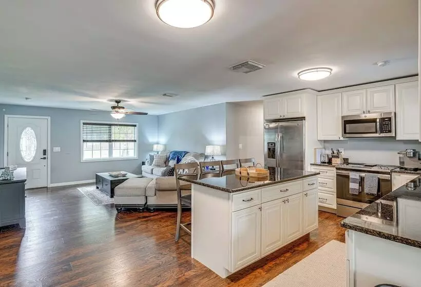 Avon Park Home W/ Private Hot Tub & Sunroom!