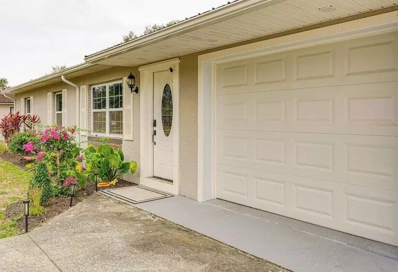 Avon Park Home W/ Private Hot Tub & Sunroom!
