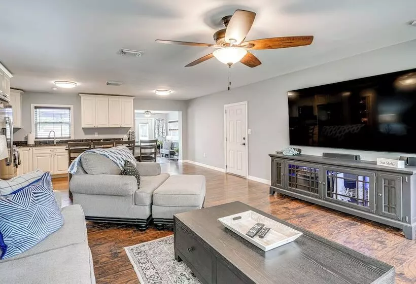 Avon Park Home W/ Private Hot Tub & Sunroom!